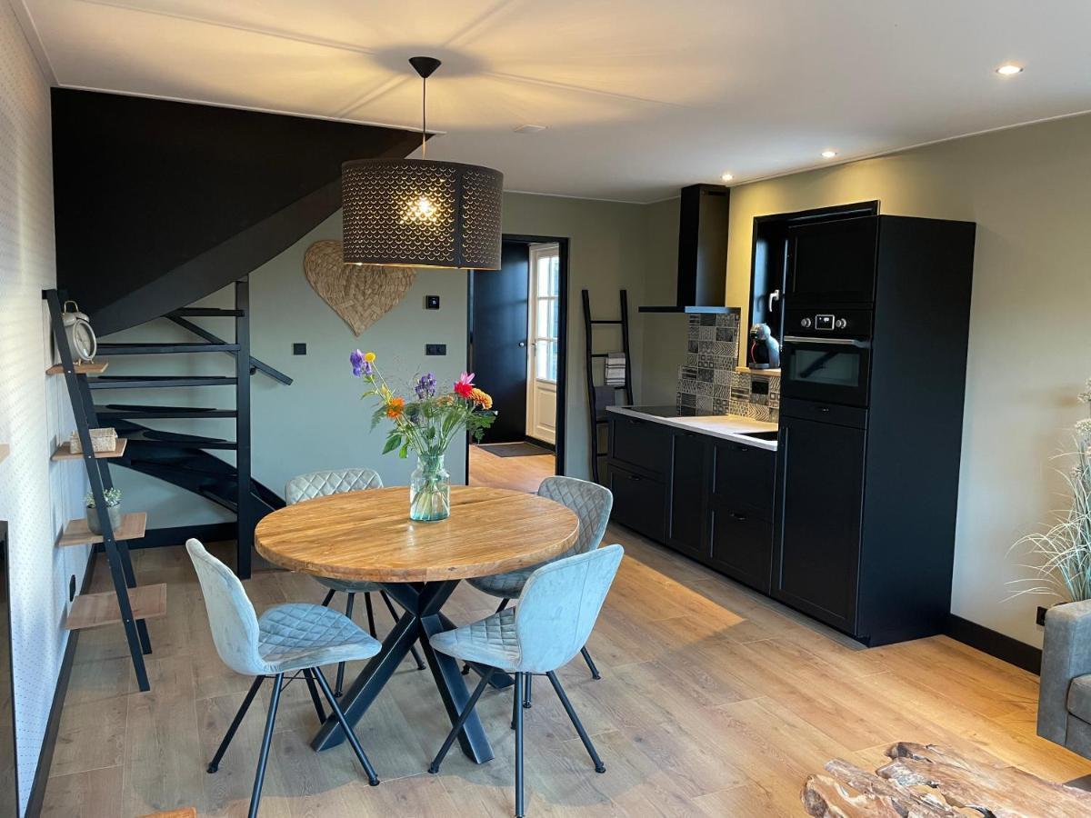 De Heerlykheid Wemeldinge, Vlak Bij Strand En Bos, Ruime Vakantiewoning Met Eigen Patio In De Karakteristieke Dorpsstraat Екстер'єр фото