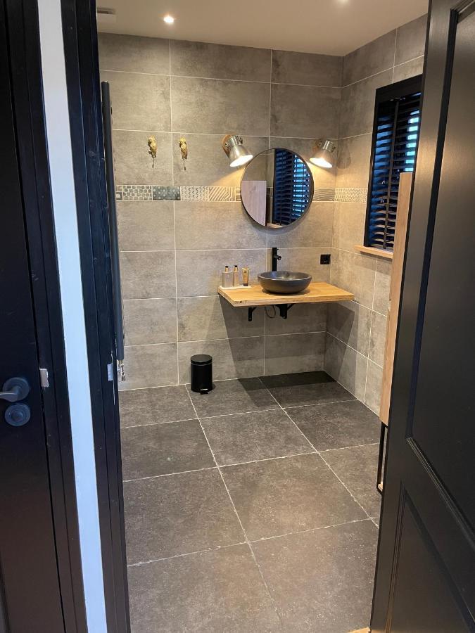 De Heerlykheid Wemeldinge, Vlak Bij Strand En Bos, Ruime Vakantiewoning Met Eigen Patio In De Karakteristieke Dorpsstraat Екстер'єр фото